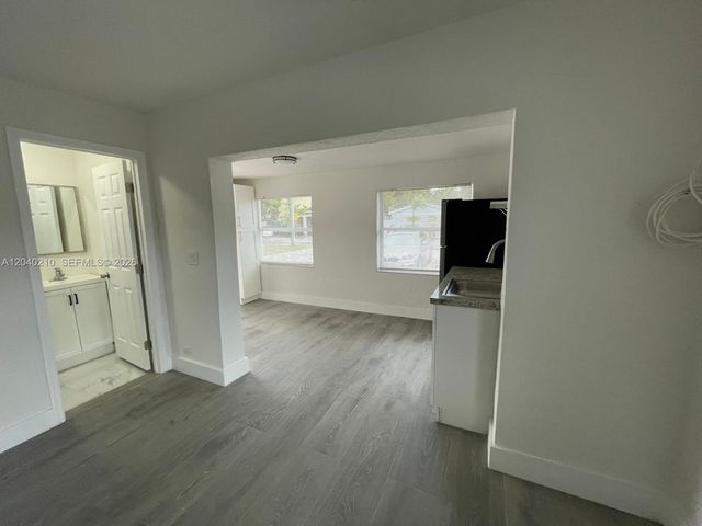 6801 SW 22nd Street 02, Miami, FL 33155