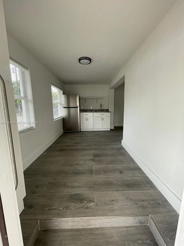 6801 SW 22nd Street 02, Miami, FL 33155