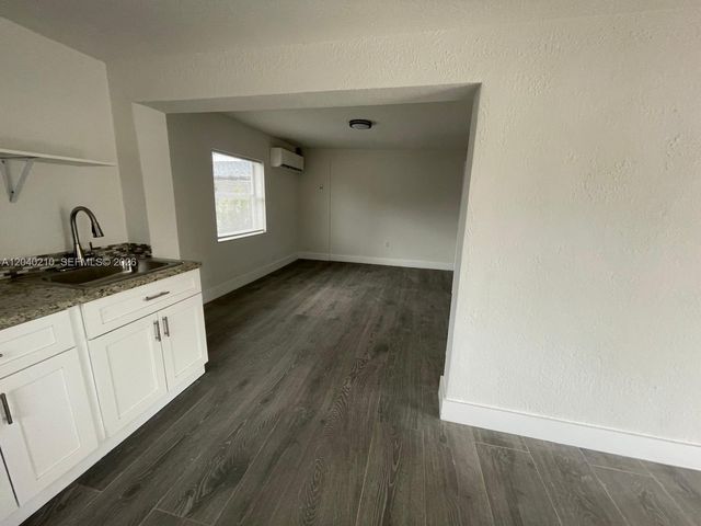 6801 SW 22nd Street 02, Miami, FL 33155