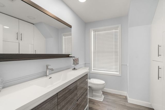 581 California St, Newton, MA 02460