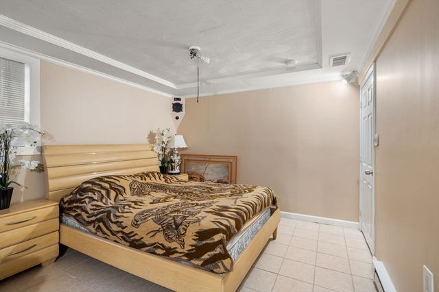 581 California St, Newton, MA 02460