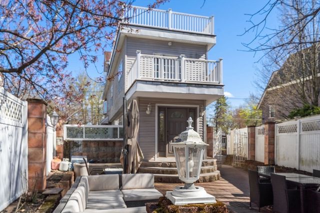 581 California St, Newton, MA 02460