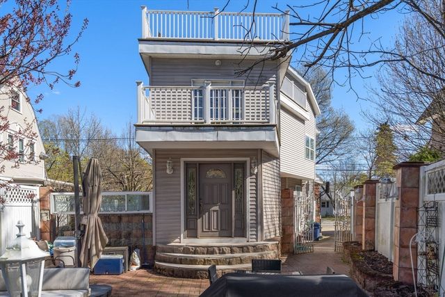 581 California St, Newton, MA 02460