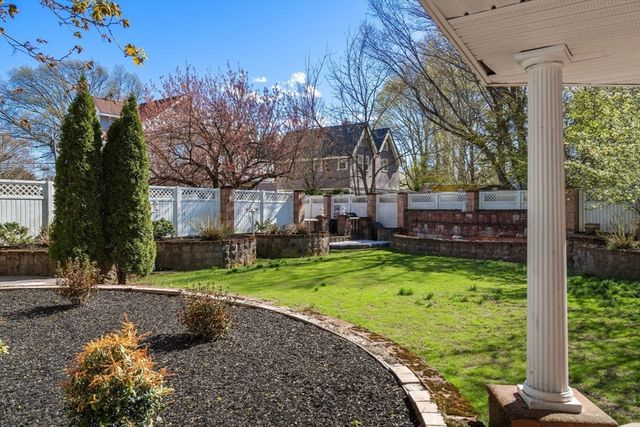 581 California St, Newton, MA 02460