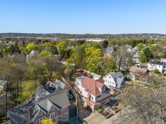 581 California St, Newton, MA 02460