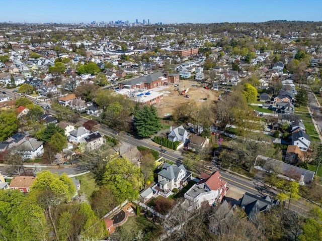 581 California St, Newton, MA 02460