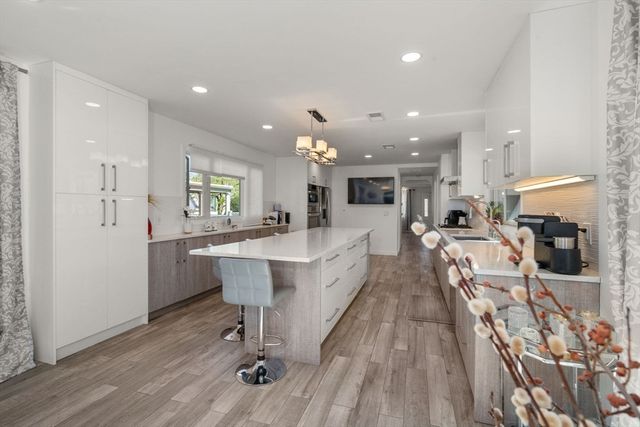 581 California St, Newton, MA 02460