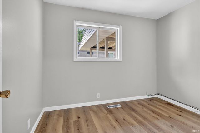 1403 E Ireland Road, South Bend, IN 46614