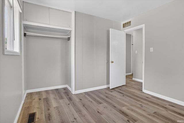 1403 E Ireland Road, South Bend, IN 46614