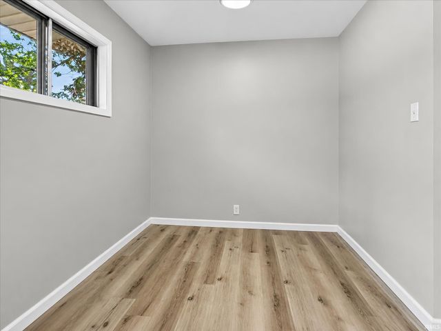 1403 E Ireland Road, South Bend, IN 46614