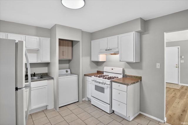 1403 E Ireland Road, South Bend, IN 46614