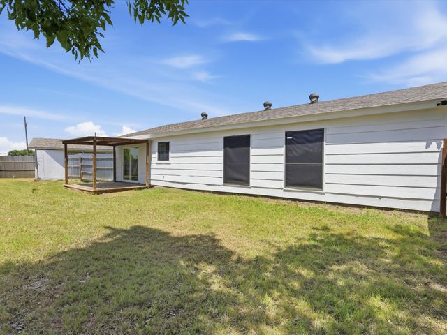 198 Green Acres Road, Weatherford, TX 76088