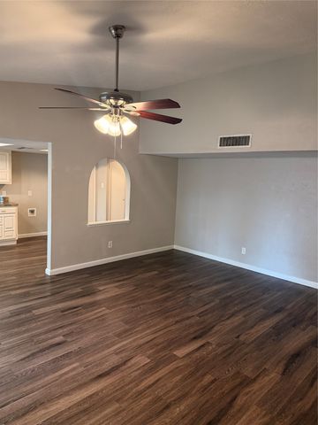 1914 Chisholm Trail, Grand Prairie, TX 75052