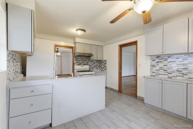 25253 Eureka Drive, Warren, MI 48091