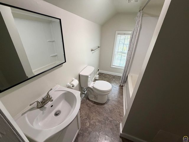 1812 SW Webster AVE, Topeka, KS 66604