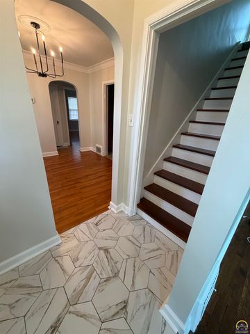 1812 SW Webster AVE, Topeka, KS 66604