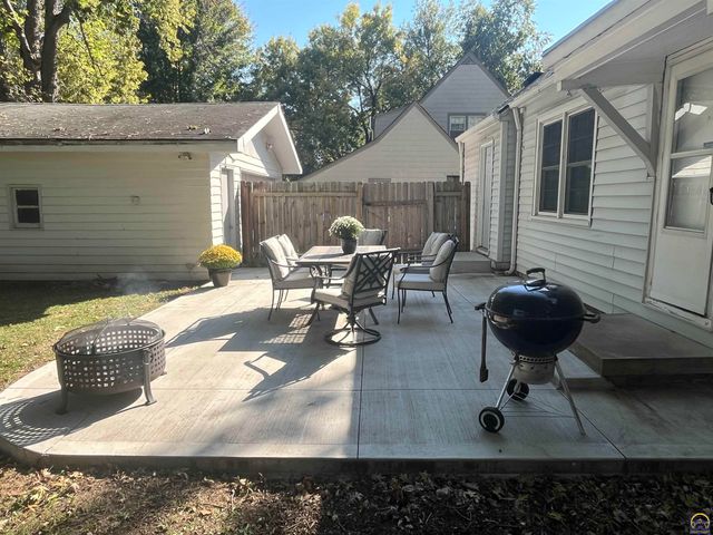 1812 SW Webster AVE, Topeka, KS 66604