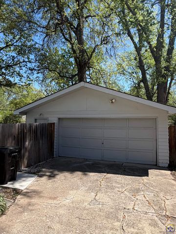 1812 SW Webster AVE, Topeka, KS 66604