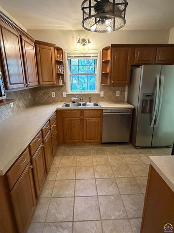 1812 SW Webster AVE, Topeka, KS 66604