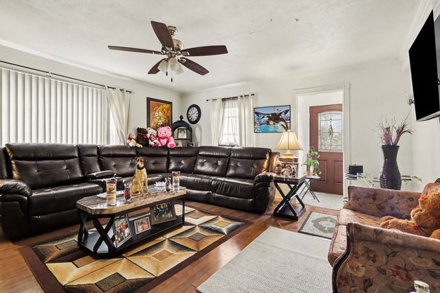 316 SIEGMUND Street, Joliet, IL 60433