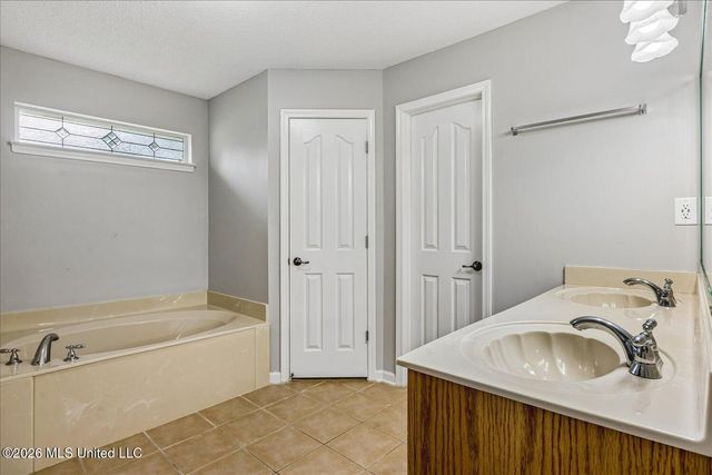 2594 Tower Drive, Southaven, MS 38672