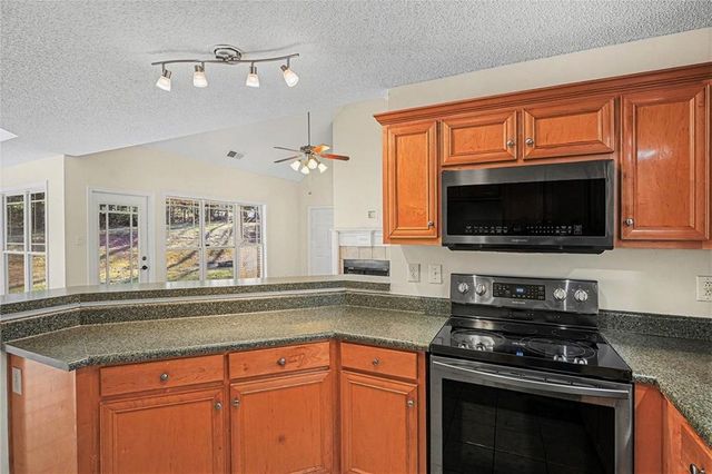 234 Lake Chase N Drive, Griffin, GA 30224