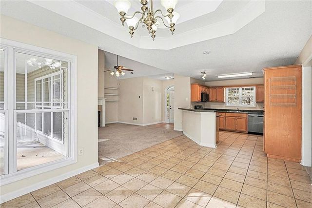 234 Lake Chase N Drive, Griffin, GA 30224