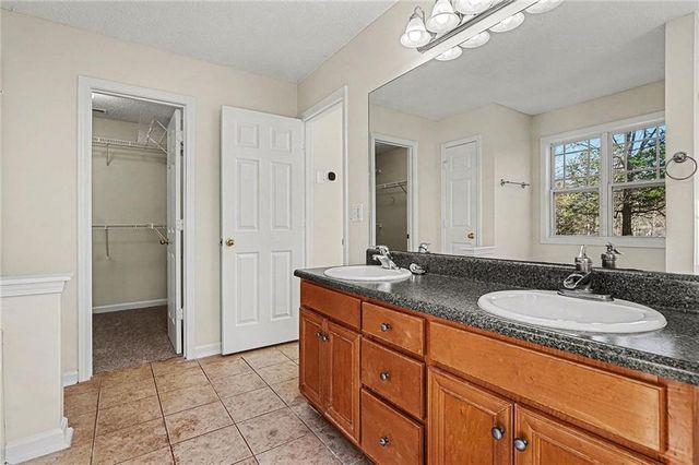 234 Lake Chase N Drive, Griffin, GA 30224