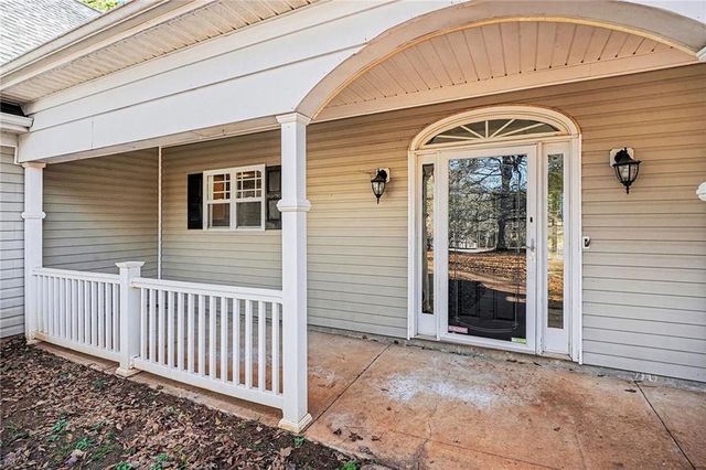 234 Lake Chase N Drive, Griffin, GA 30224