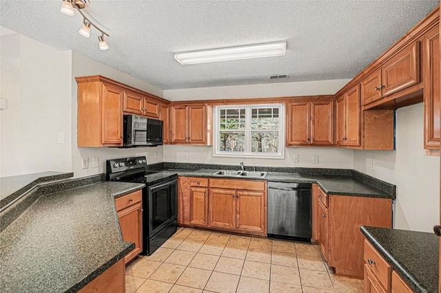 234 Lake Chase N Drive, Griffin, GA 30224