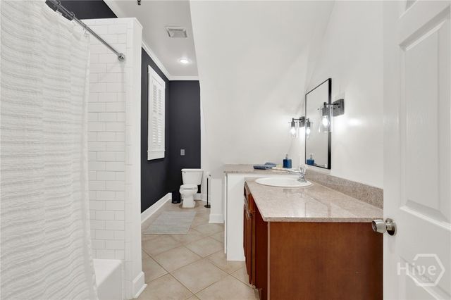 125 E Broad Street 2D, Savannah, GA 31401