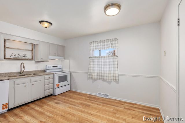 4321-4323 Dawes Court, Grand Rapids, MI 49508