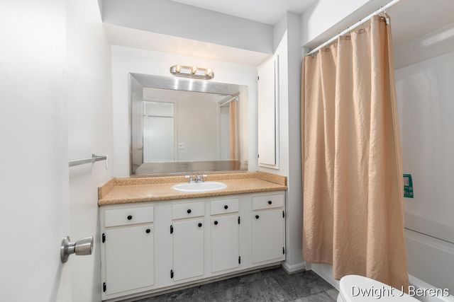 4321-4323 Dawes Court, Grand Rapids, MI 49508