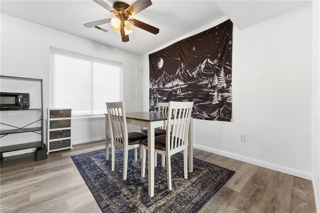 8 Roundtree CIR, Hampton, VA 23661