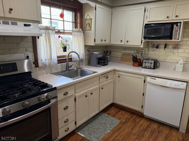 29 Lakeside Rd, West Milford Twp., NJ 07421