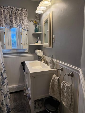 29 Lakeside Rd, West Milford Twp., NJ 07421