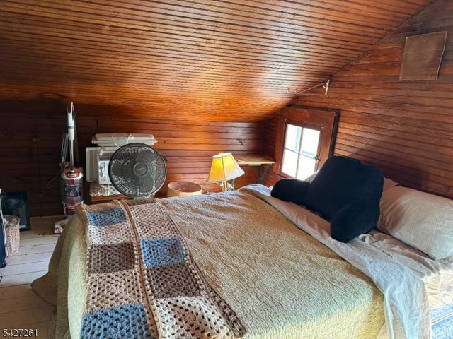 29 Lakeside Rd, West Milford Twp., NJ 07421