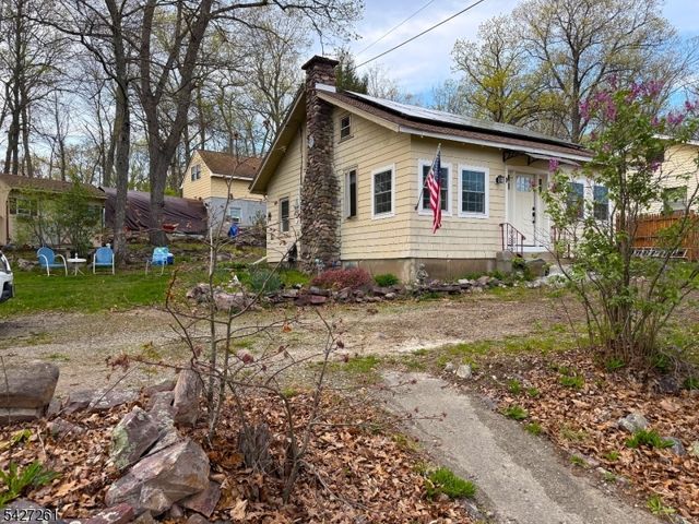 29 Lakeside Rd, West Milford Twp., NJ 07421