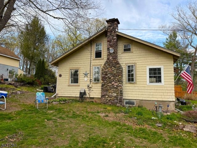 29 Lakeside Rd, West Milford Twp., NJ 07421