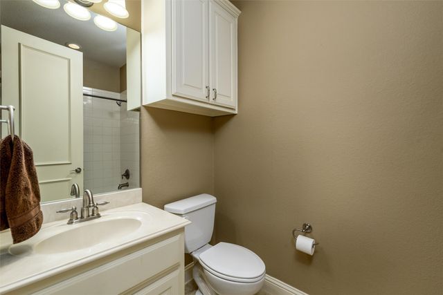 136 Whispering Winds Drive, Gunter, TX 75058