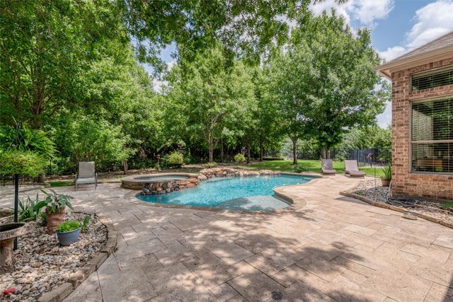 136 Whispering Winds Drive, Gunter, TX 75058