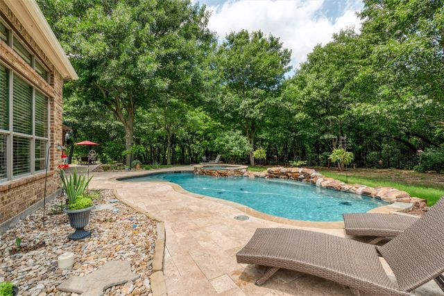 136 Whispering Winds Drive, Gunter, TX 75058