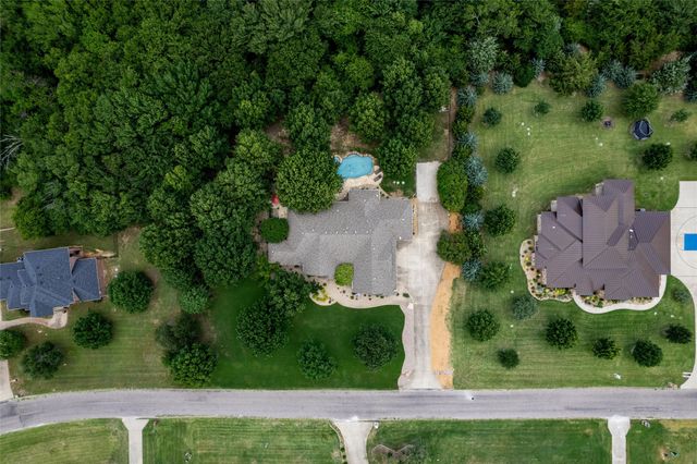 136 Whispering Winds Drive, Gunter, TX 75058