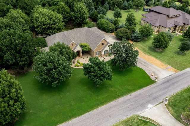 136 Whispering Winds Drive, Gunter, TX 75058