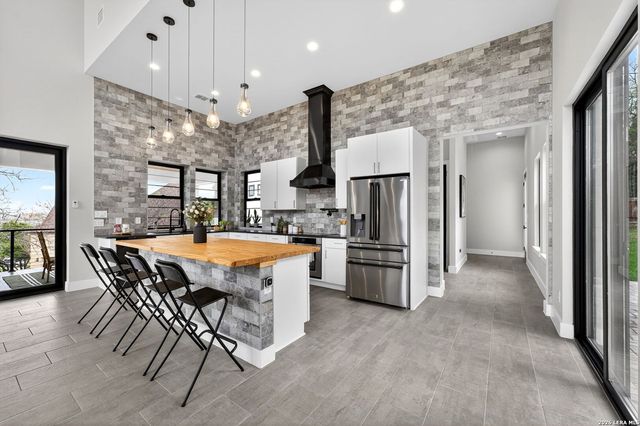 8024 Alton, Selma, TX 78154