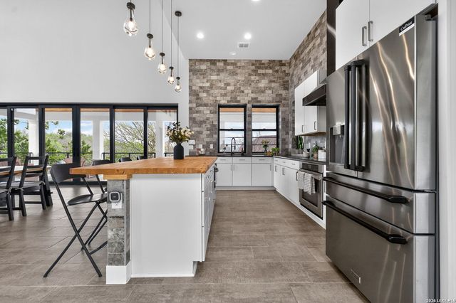 8024 Alton, Selma, TX 78154