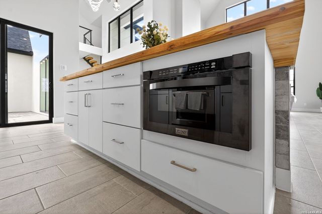 8024 Alton, Selma, TX 78154