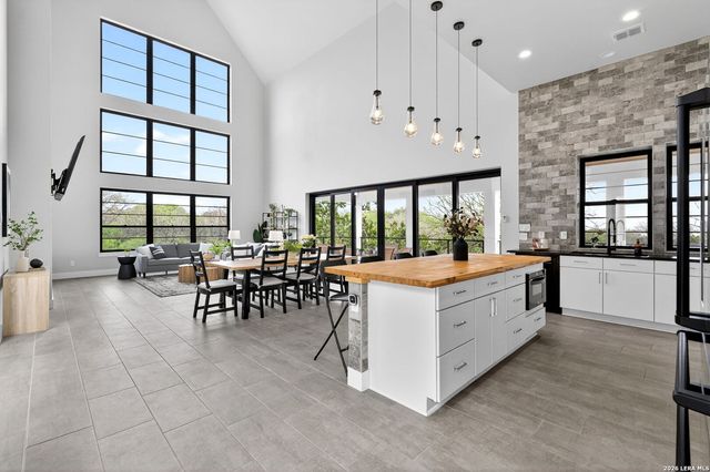 8024 Alton, Selma, TX 78154