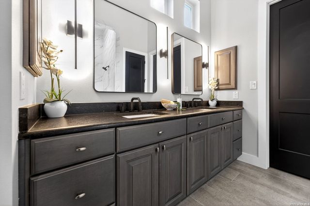 8024 Alton, Selma, TX 78154