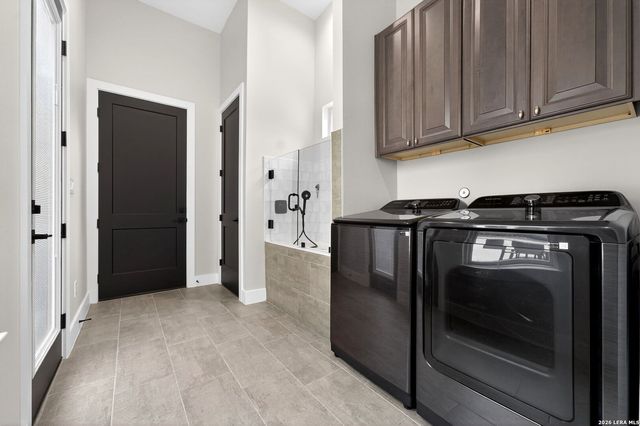 8024 Alton, Selma, TX 78154